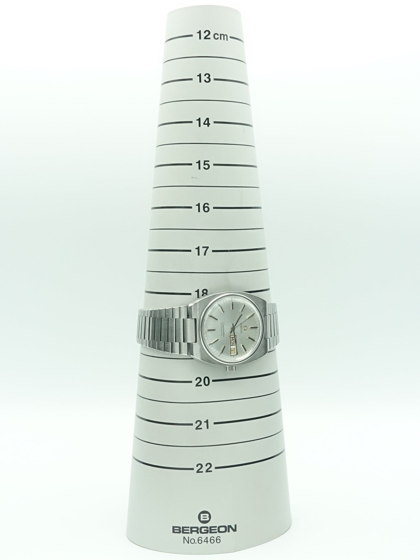 1982 Omega Seamaster Ref. 166.0216