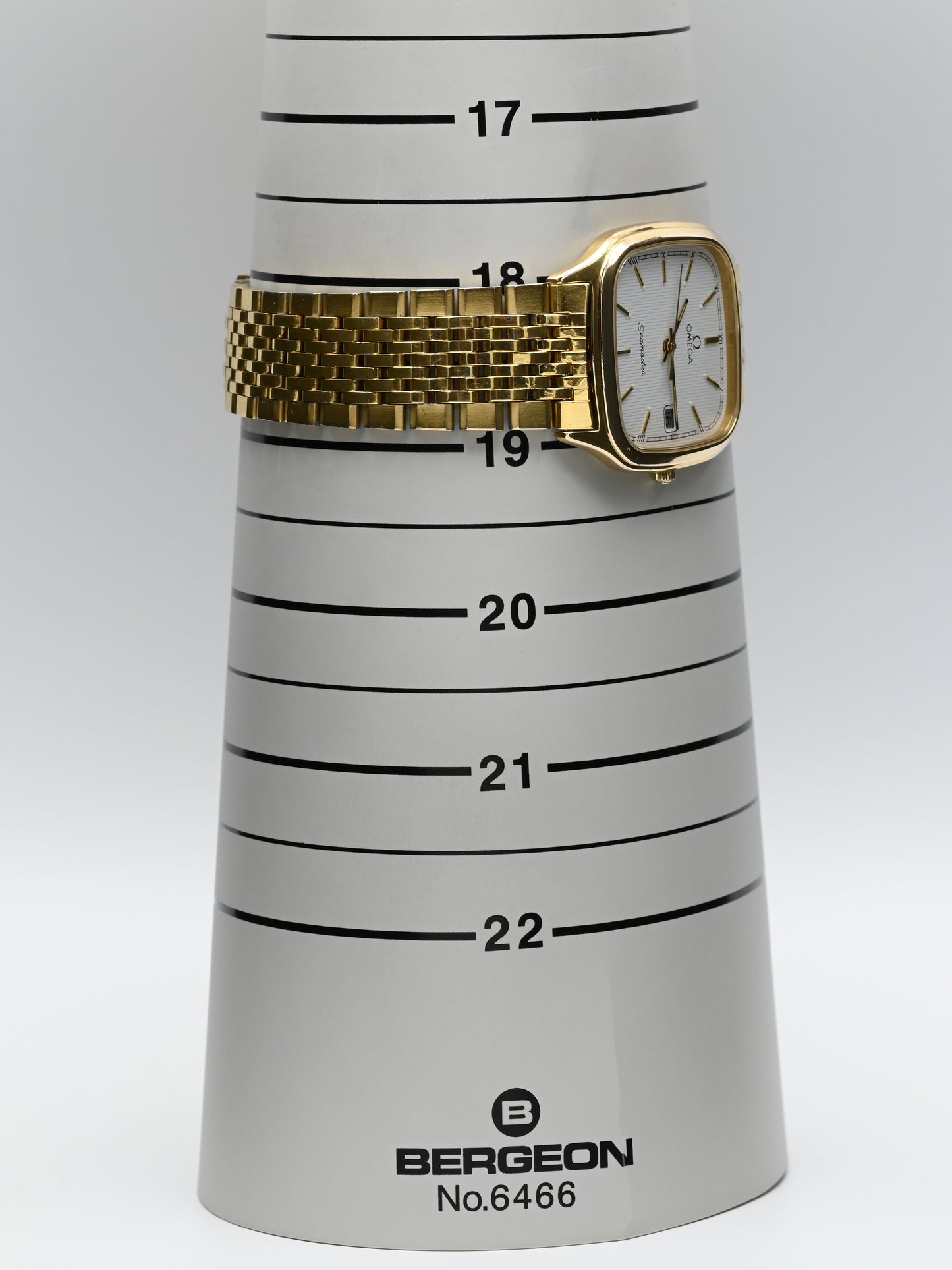 1982 Omega Seamaster Quartz Ref. 396.1011