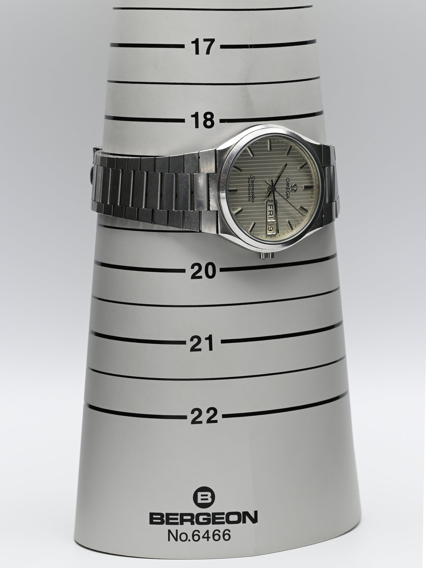 1982 Omega Seamaster Ref. 166.0268